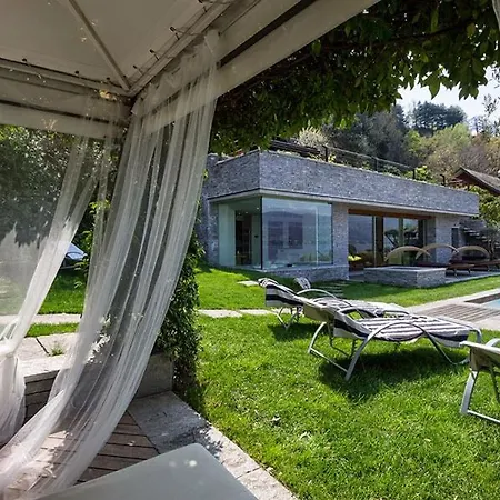 Laveno-mombello Sleeps 9 With Pool And Air Con Villa