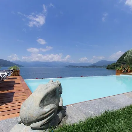 Villa Laveno-mombello Sleeps 9 With Pool And Air Con Laveno-Mombello