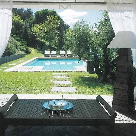 Villa Laveno-mombello Sleeps 9 With Pool And Air Con *