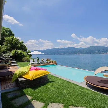 Laveno-mombello Sleeps 9 With Pool And Air Con *