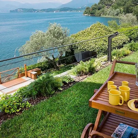 Laveno-mombello Sleeps 9 With Pool And Air Con Villa
