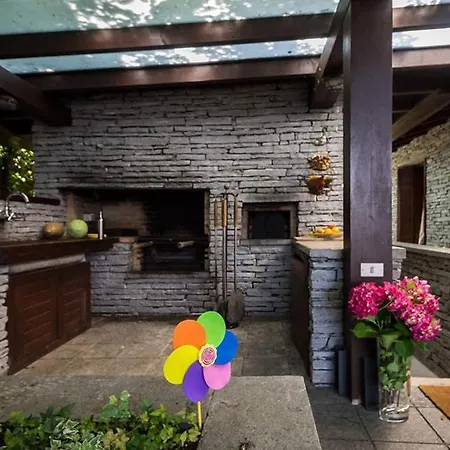 Laveno-mombello Sleeps 9 With Pool And Air Con Villa *