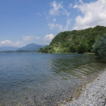 Laveno-mombello Sleeps 9 With Pool And Air Con Villa Laveno-Mombello