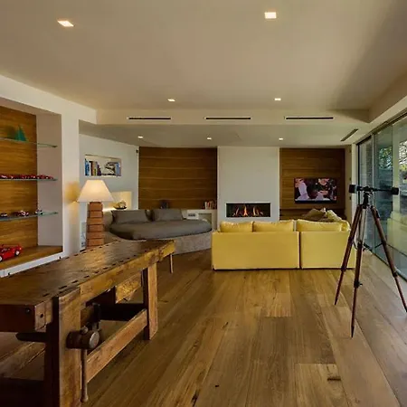 Laveno-mombello Sleeps 9 With Pool And Air Con Villa *